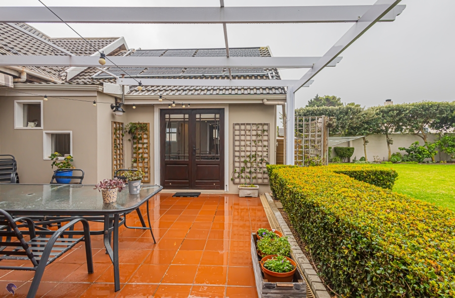 4 Bedroom Property for Sale in Country Club Western Cape